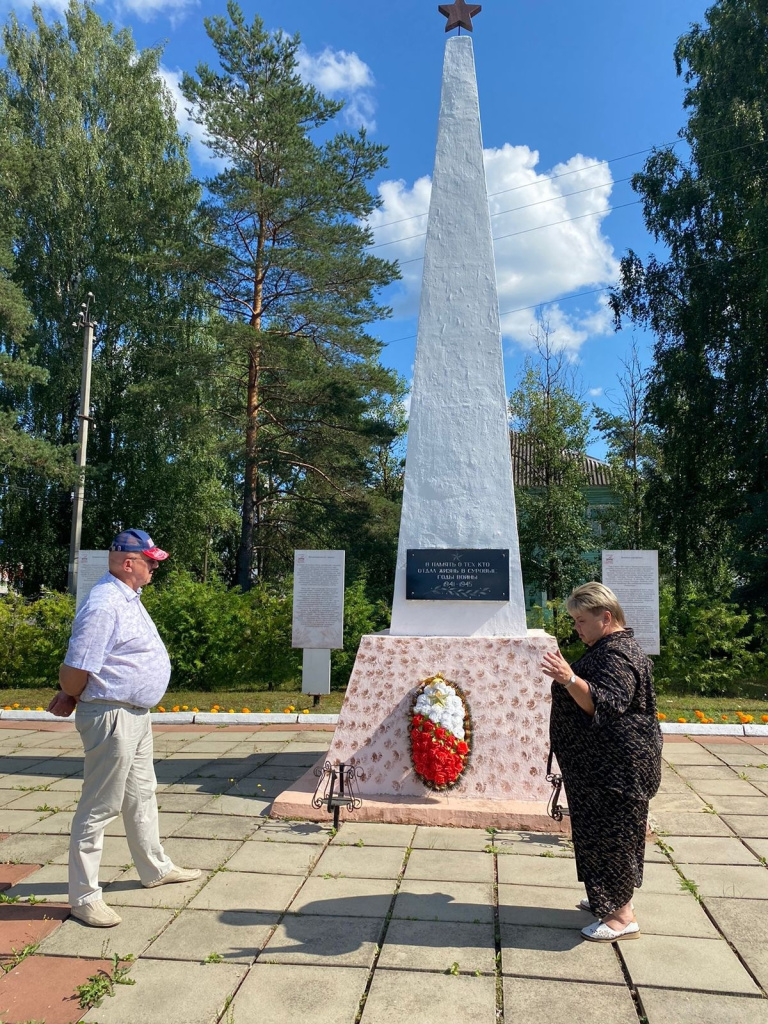 tPld_KGucEw.jpg tPld_KGucEw.jpg