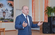 Елена Писарева и Алексей Чурсинов встретили День знаний в своей родной школе