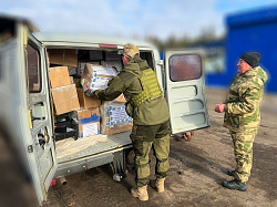 Юрий Бобрышев побывал в расположении новгородских военнослужащих в зоне СВО и передал бойцам гуманитарный груз