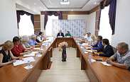 Новгородская областная Дума и Новгородская областная Федерация профсоюзов обсудили меры поддержки медработников и работников лесного хозяйства