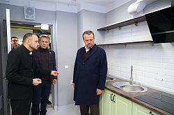 Станислав Мельников посетил обновлённое общежитие двух новгородских техникумов