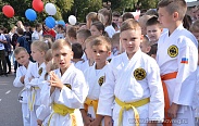 На главной площади города проводили лето