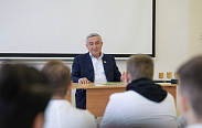 Юрий Бобрышев встретился с будущими медиками