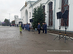 Евгений Катенов принял участие в торжественной встрече специального поезда, задействованного в акции "Мы - армия страны! Мы - армия народа!