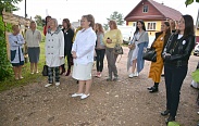 Елена Писарева познакомила лидеров новгородского женского движения с уникальным новгородским промыслом