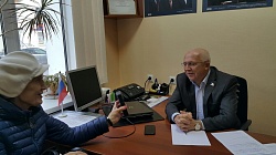 Депутат Сергей Хвостиков провел прием граждан