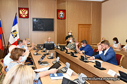 Состоялись заседания комитетов областной Думы