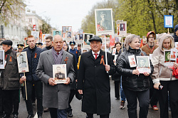 «Бессмертный полк» вновь прошёл по улицам Великого Новгорода
