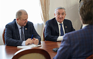 Встреча председателя Новгородской областной Думы Юрия Бобрышева и депутата Государственной Думы Светланы Журовой