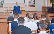 Елена Писарева и Алексей Чурсинов встретили День знаний в своей родной школе