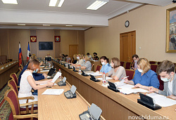 Члены профильного комитета поддержали законопроект, расширяющий круг медиков, претендующих на дополнительные меры соцподдержки