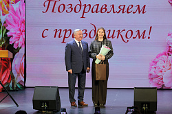 В концертном зале Новгородской областной филармонии собрался женский актив региона