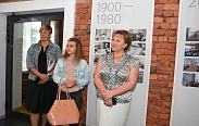 Елена Писарева познакомила лидеров новгородского женского движения с уникальным новгородским промыслом