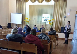 Ольга Борисова приняла участие во встрече с жителями деревень Великое Село и Тулебля Старорусского района