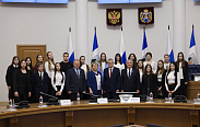 Новгородская областная Дума вновь принимает в своих стенах молодежь региона