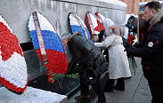 Митинг у мемориала "Вечный огонь славы"