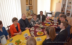 Руководство областной Думы встретилось со студентами колледжа искусств