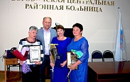 Депутат Юрий Саламонов поздравил боровичских медиков