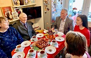 Анатолий Федотов поздравил одного из старейших жителей Великого Новгорода