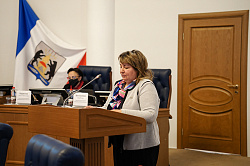 В рамках правительственного часа перед депутатами выступила министр сельского хозяйства Новгородской области Елена Покровская