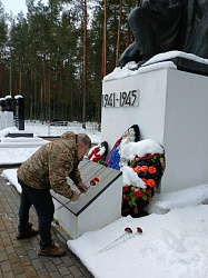 В Пестове прошел митинг в память о погибших героях