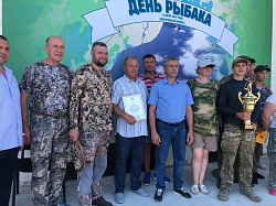 В деревне Взвад Старорусского района впервые состоялся фестиваль «Семейная рыбалка», приуроченный ко Дню рыбака