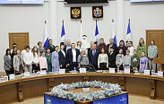 Юные новгородцы примерили на себя роль депутатов регионального парламента