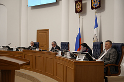 Депутаты расширили список участников СВО, кому положена региональная выплата 100 тысяч рублей