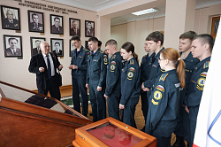 Студенты Технологического колледжа посетили Новгородскую областную Думу