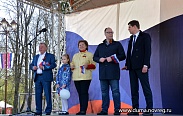 Депутаты Новгородской областной Думы приняли участие в первомайском шествии