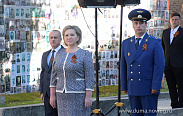 Елена Писарева приняла участие в возложении венков к мемориалу «Вечный огонь славы»