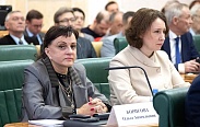 Заместитель председателя областной Думы приняла участие в парламентских слушаниях