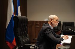 Заседание комитета Новгородской областной Думы по законодательству и местному самоуправлению провел заместитель председателя комитета Алексей Прокопов