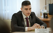 Юрий Бобрышев встретился со студентами Новгородского государственного университета
