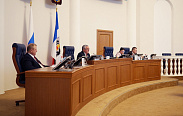 Новгородская областная Дума продлила действие мер поддержки медработников