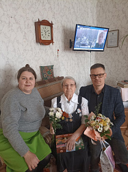 Максим Бомбин навестил бывших несовершеннолетних узников концлагерей