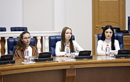 Новгородская областная Дума вновь принимает в своих стенах молодежь региона