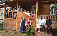 Елена Писарева познакомила лидеров новгородского женского движения с уникальным новгородским промыслом
