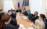 Комитет Новгородской областной Думы по строительству и дорожному комплексу провёл Александр Лозюк
