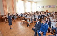 Елена Писарева и Алексей Чурсинов встретили День знаний в своей родной школе