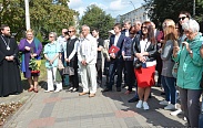 На месте находки первой берестяной грамоты открыт памятный знак