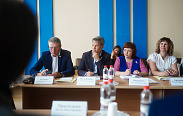 Выездное заседание профильного парламентского комитета в Шимском районе