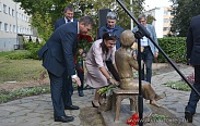 На месте находки первой берестяной грамоты открыт памятный знак