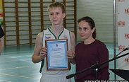 Елена Писарева поздравила юных баскетболистов с успешным завершением соревновательного сезона