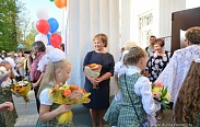 Елена Писарева и Алексей Чурсинов встретили День знаний в своей родной школе