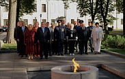 Председатель Совета Федерации Валентина Матвиенко возложила цветы к Мемориалу «Вечный огонь славы»
