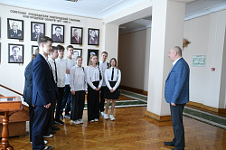 Новгородские школьники посетили заседание Новгородской областной Думы