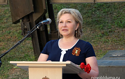 Елена Писарева приняла участие в акции "Свеча памяти"