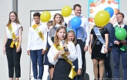 Елена Писарева и Алексей Чурсинов встретили День знаний в своей родной школе