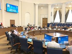 Депутаты поддержали выделение средств на строительство Софийской набережной в Великом Новгороде и ремонт лифта в Старорусской ЦРБ